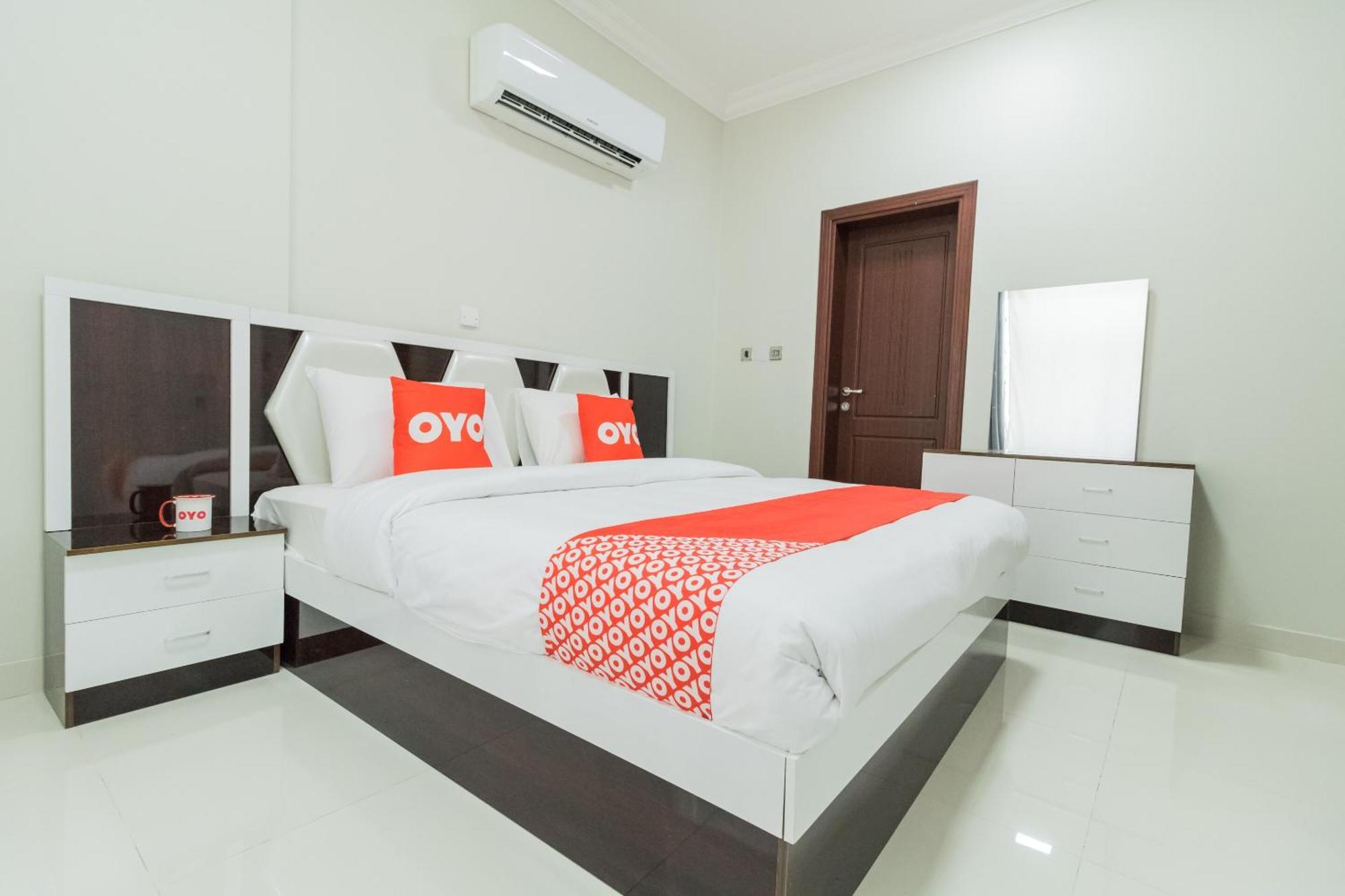 Super Oyo 106 Muscat Grand